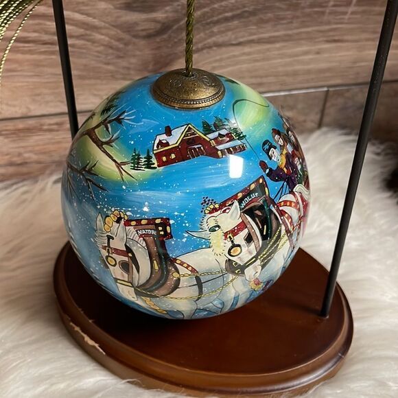 Ne 'Qwa Art Christmas Ornaments ,Winter Sleigh Ride" ,Designer Steve Sherwood - Picture 4 of 7